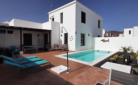 Splendid Casa Papagayo, Heated Pool, Roofterrace With Views And Wifi